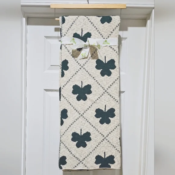 LUCKY LANE Three Leaf Clover Decorative Throw - 50" x 60" - Cream/Green - Picture 2 of 4